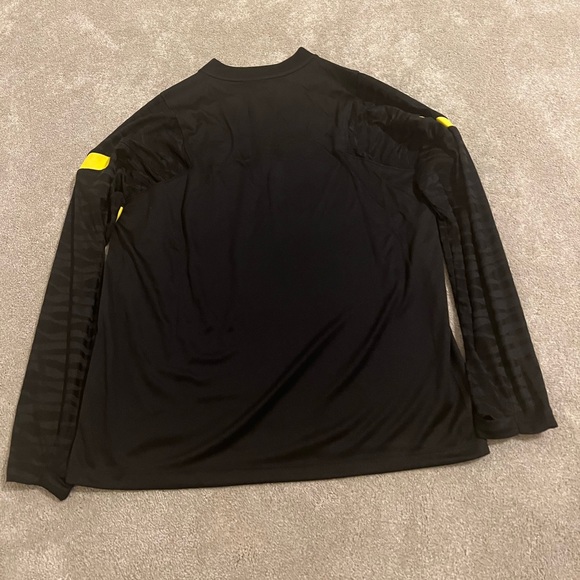 Chelsea Long Sleeve - Picture 2 of 2